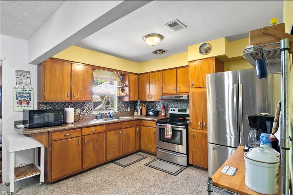 2918 Clark Road Sarasota, FL 34231 - Photo 12 of 30