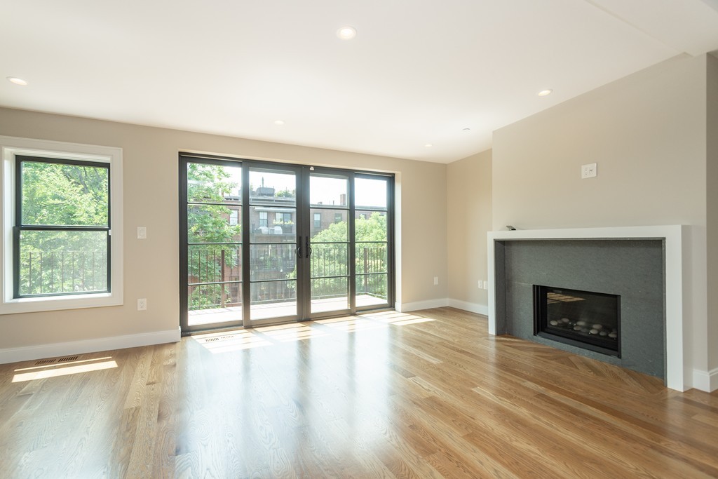 28 Concord Square, Unit 2 Boston, MA 02118 - Photo 1 of 22