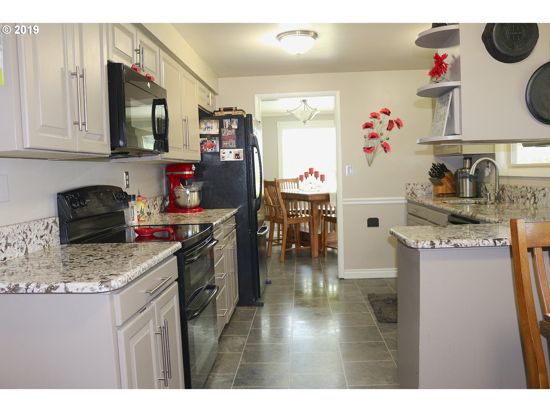 2720 Game Farm Road Springfield, OR 97477 - Photo 13 of 27 Gallery Image 13