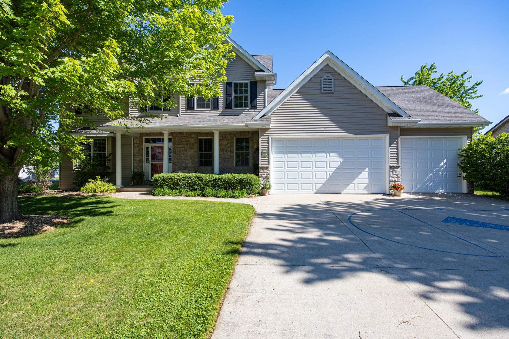 2702 East Corridor Drive Appleton, WI 54913 - Photo 1 of 47