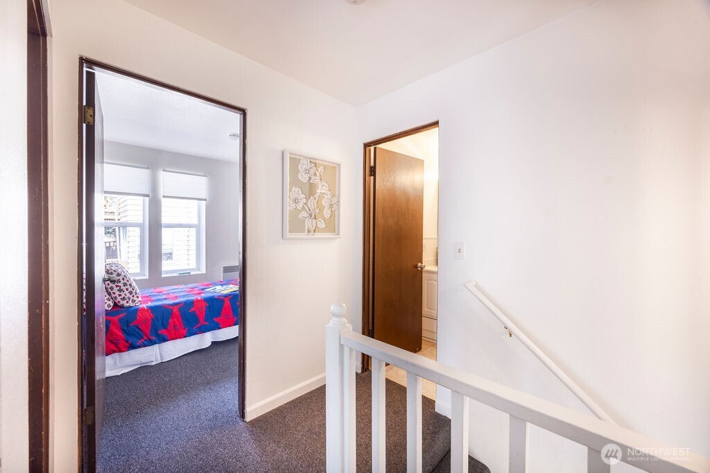 4407 Thackeray Place Northeast Seattle, WA 98105 - Photo 14 of 30