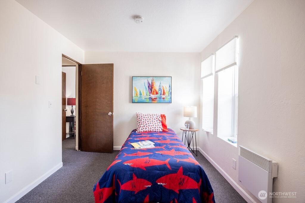 4407 Thackeray Place Northeast Seattle, WA 98105 - Photo 16 of 30