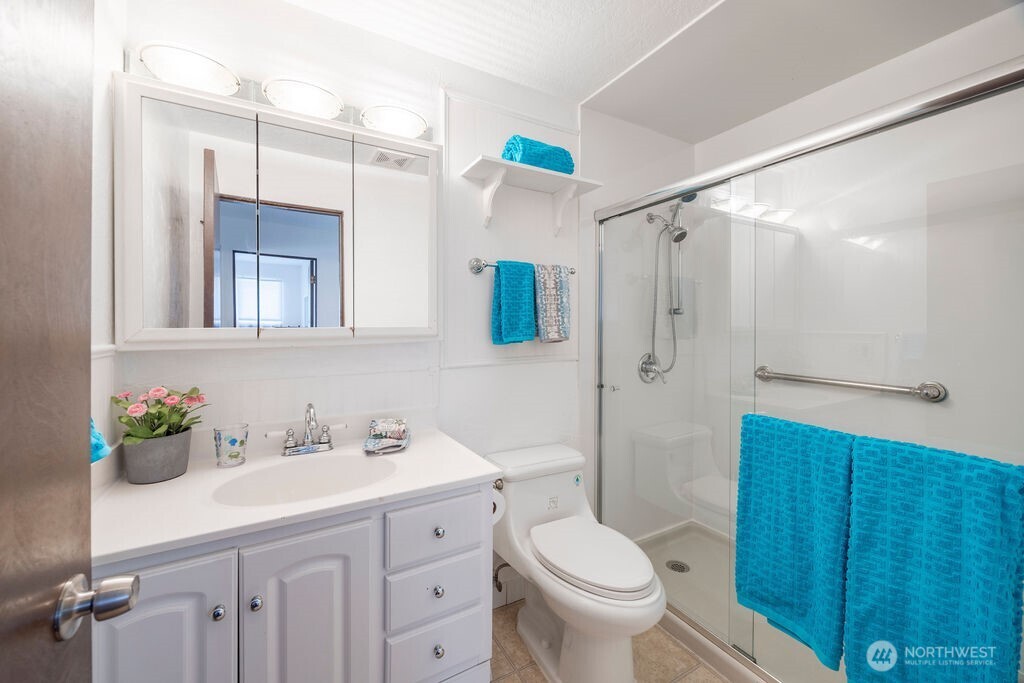 4407 Thackeray Place Northeast Seattle, WA 98105 - Photo 17 of 30