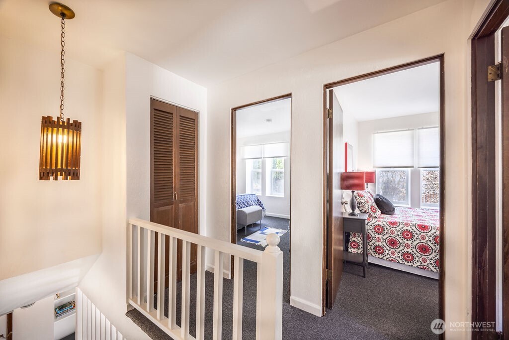 4407 Thackeray Place Northeast Seattle, WA 98105 - Photo 18 of 30