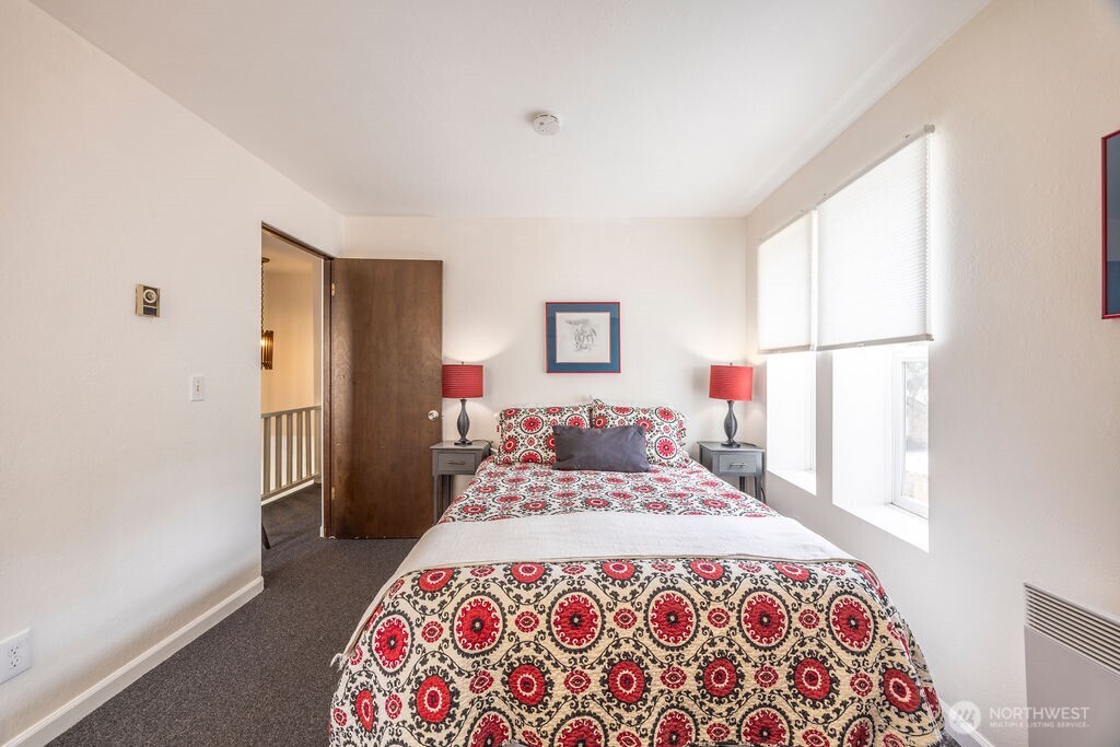 4407 Thackeray Place Northeast Seattle, WA 98105 - Photo 22 of 30