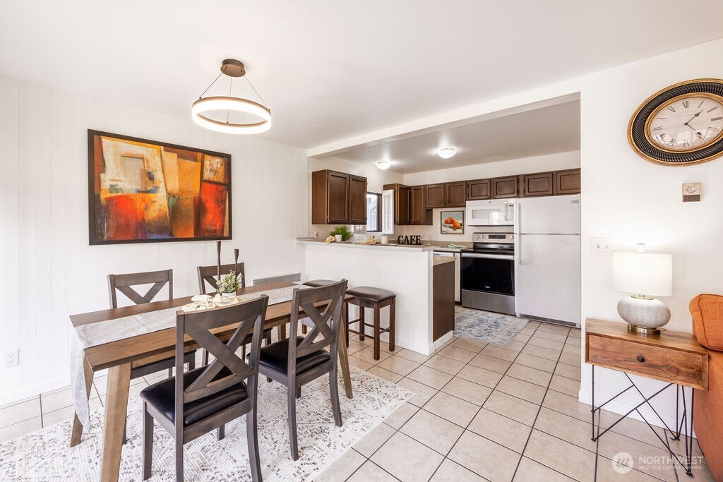 4407 Thackeray Place Northeast Seattle, WA 98105 - Photo 8 of 30