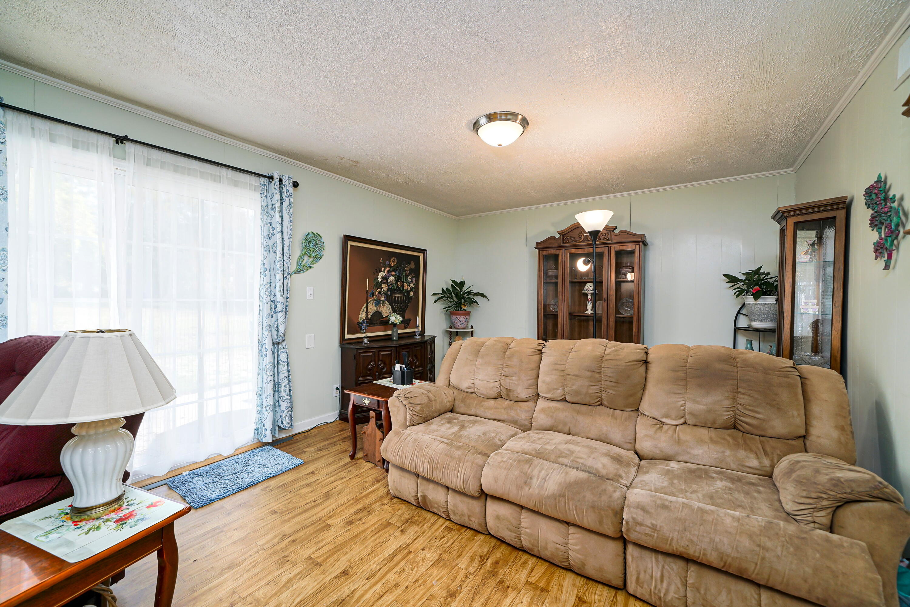 2836 Cornelia Road Augusta, GA 30906 - Photo 12 of 25 living room