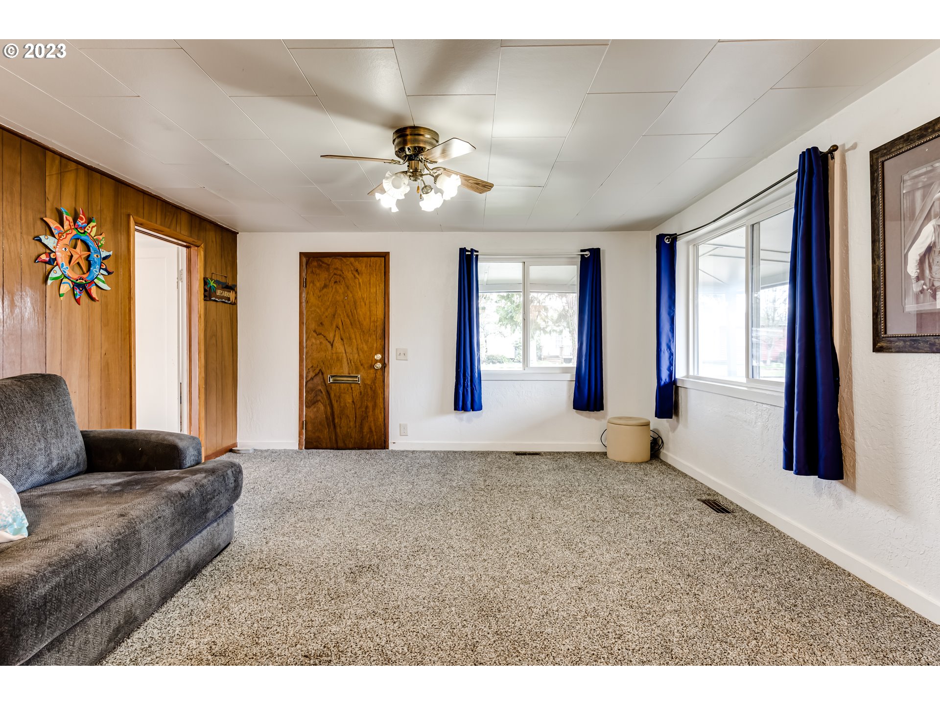 1858 I Street Springfield, OR 97477 - Photo 7 of 23 a living room with furniture and windows