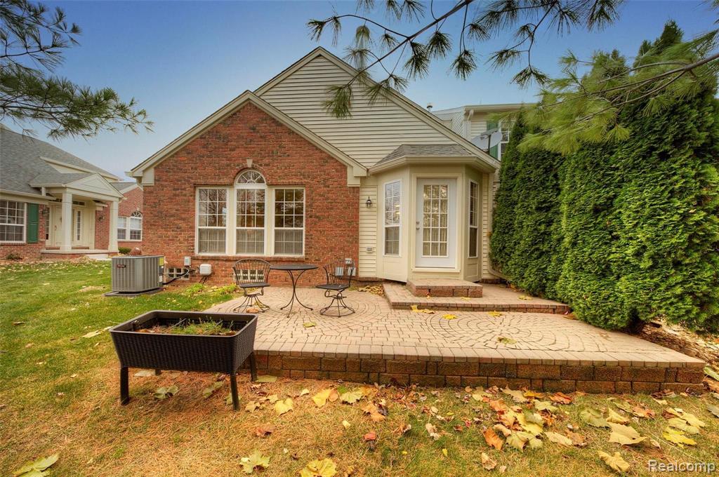 49131 Hawksburry Road Canton, MI 48188 - Photo 41 of 43