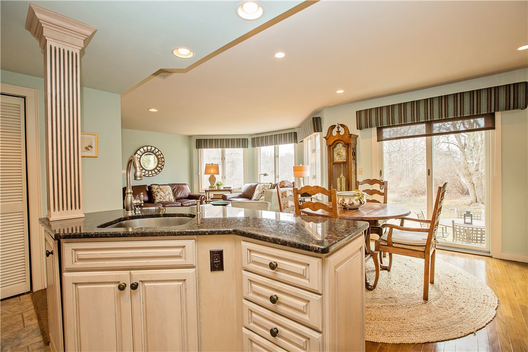 15 Hammersmith Road, Unit 25A Newport, RI 02840 - Photo 4 of 35