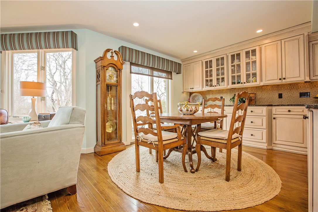 15 Hammersmith Road, Unit 25A Newport, RI 02840 - Photo 7 of 35