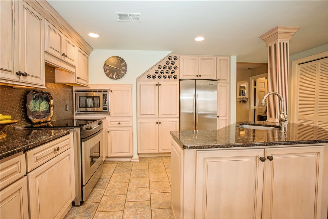 15 Hammersmith Road, Unit 25A Newport, RI 02840 - Photo 8 of 35