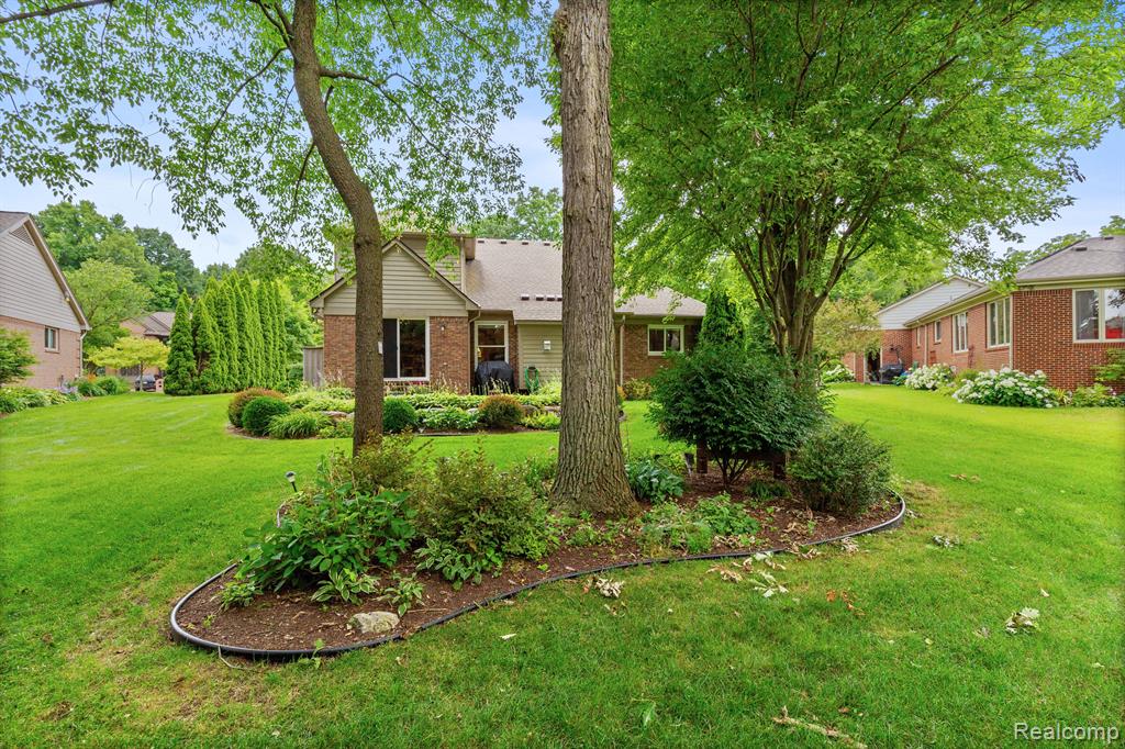 2017 Roundtree Rochester Hills, MI 48307 - Photo 35 of 36