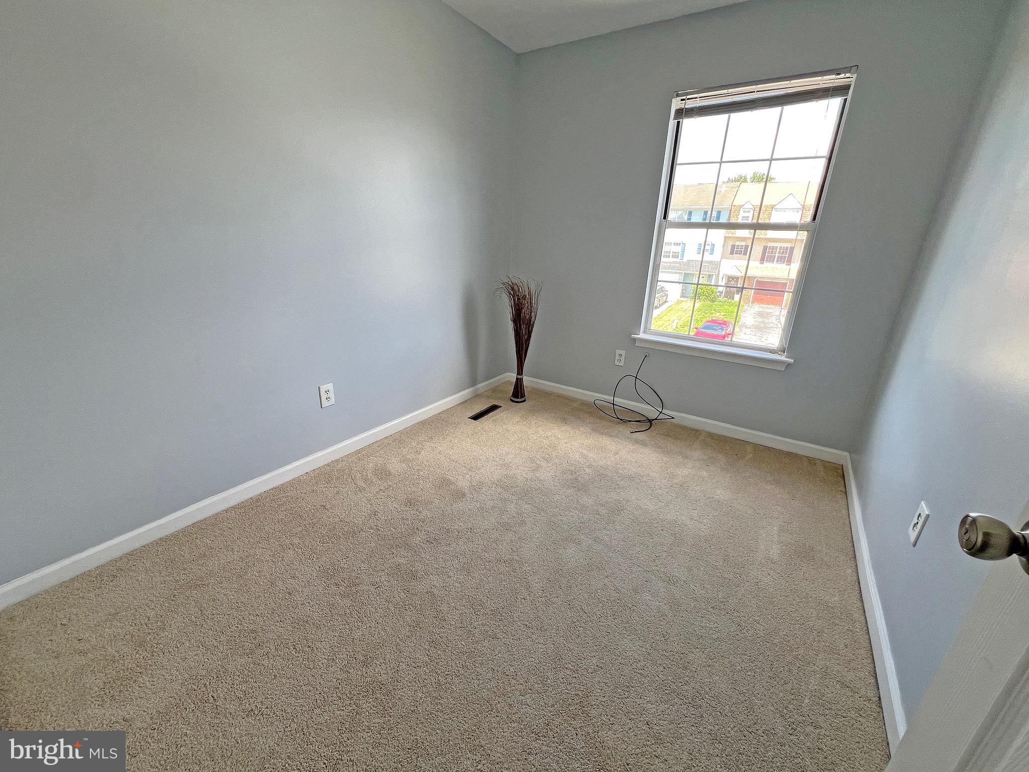 1049 Old Forge Road New Castle, DE 19720 - Photo 19 of 27 2nd bedroom - new carpets throughout upper level