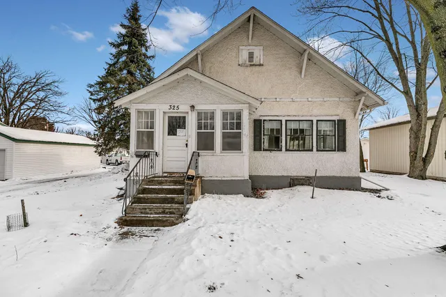 $199,900 | 325 Central Avenue North, Milaca, MN 56353