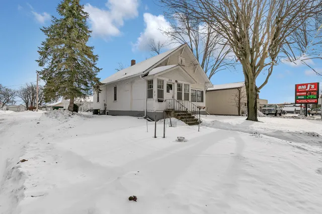 $199,900 | 325 Central Avenue North, Milaca, MN 56353