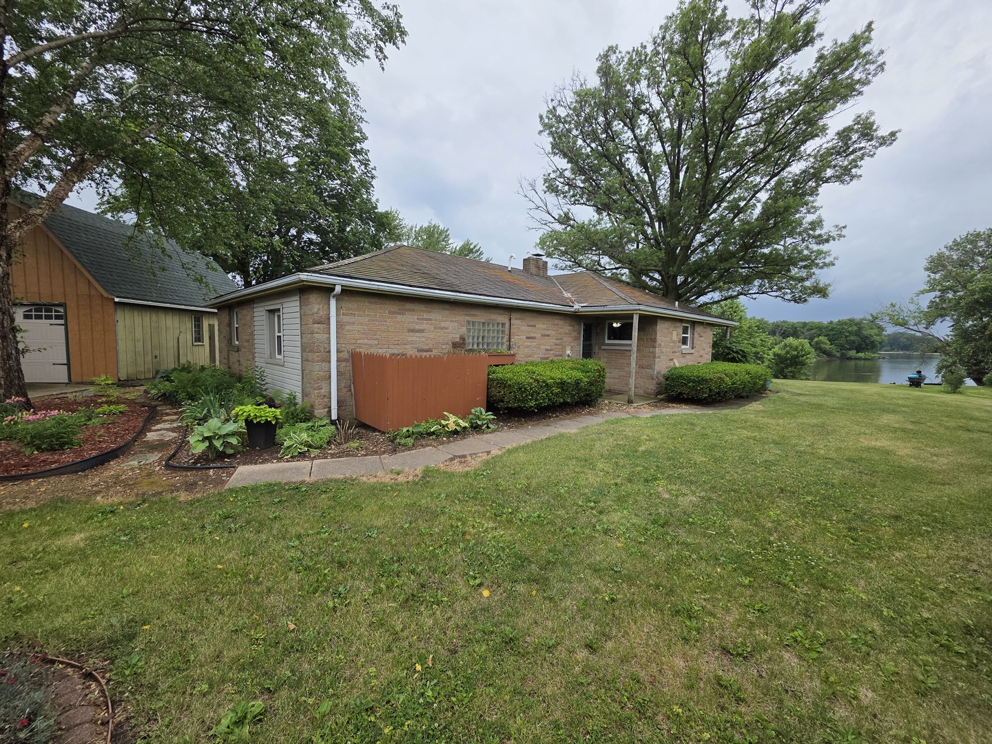 23041 Moline Road Sterling, IL 61081 - Photo 2 of 28