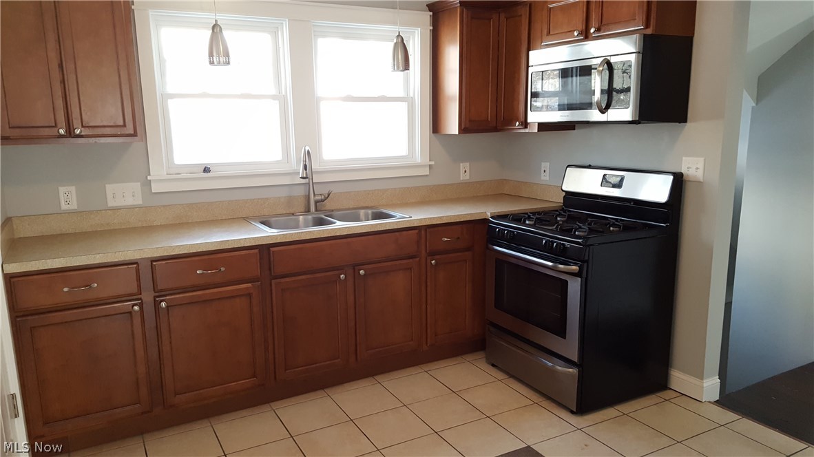 1680 South Green Road Cleveland, OH 44121 - Photo 9 of 30