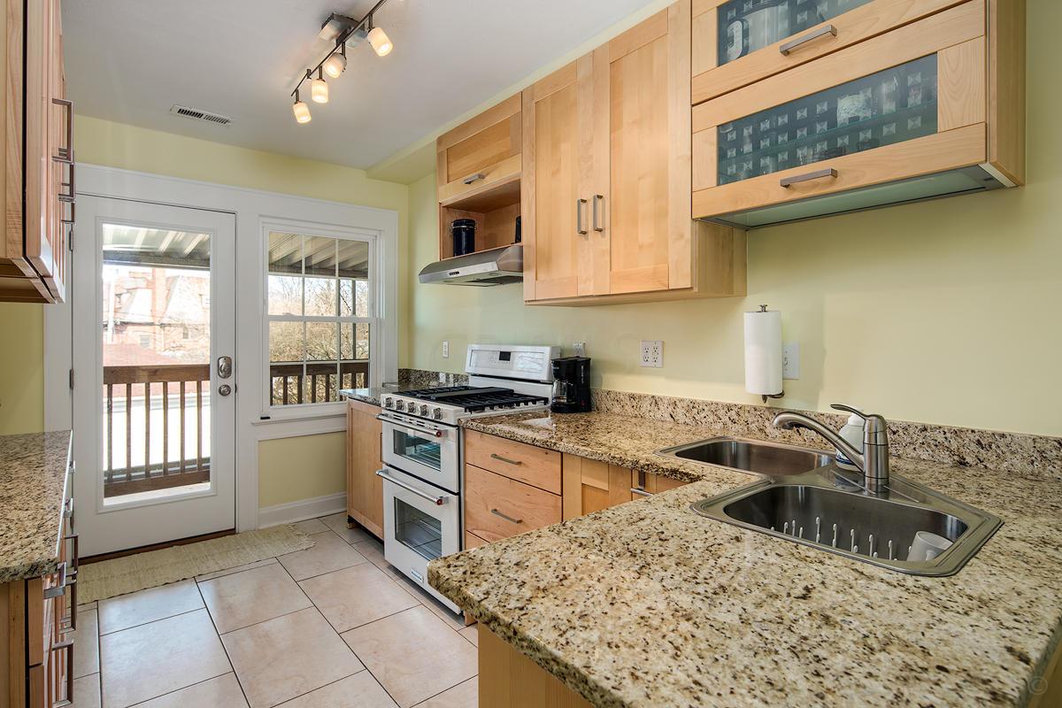 1946 Guilford Road, Unit 1946 Upper Arlington, OH 43221 - Photo 4 of 17