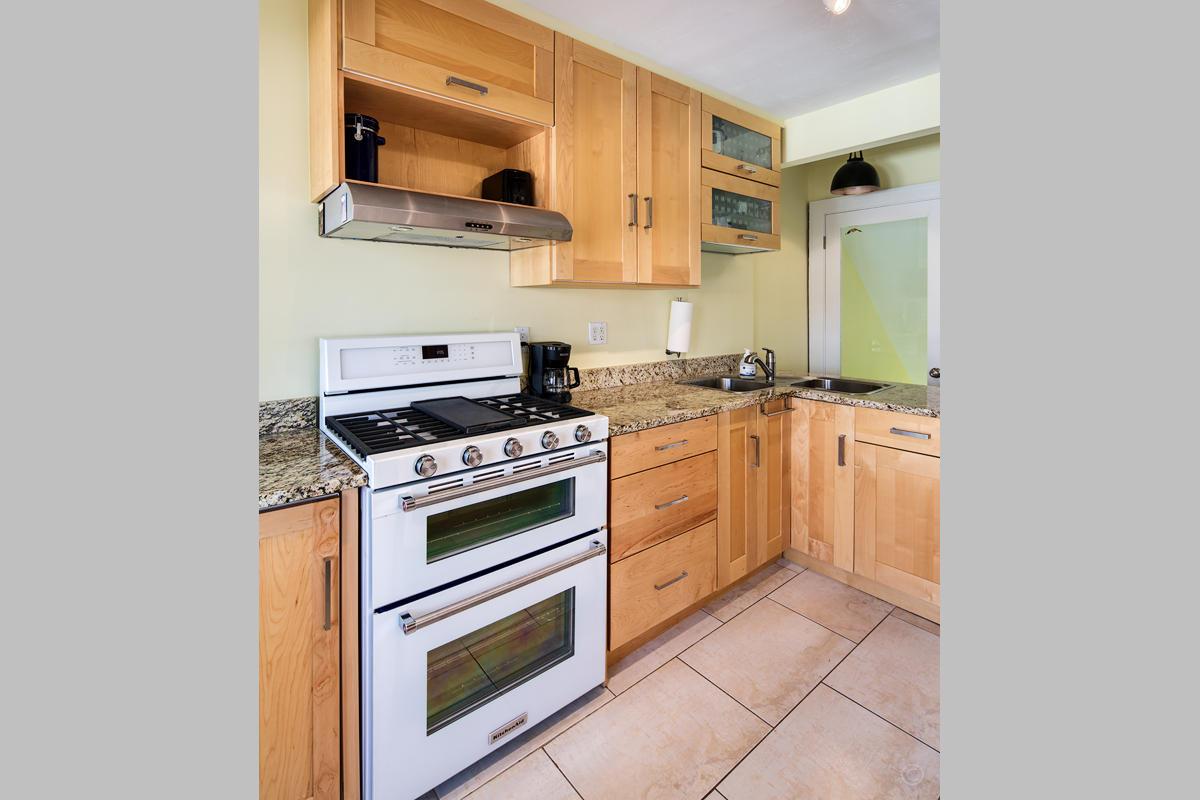 1946 Guilford Road, Unit 1946 Upper Arlington, OH 43221 - Photo 5 of 17