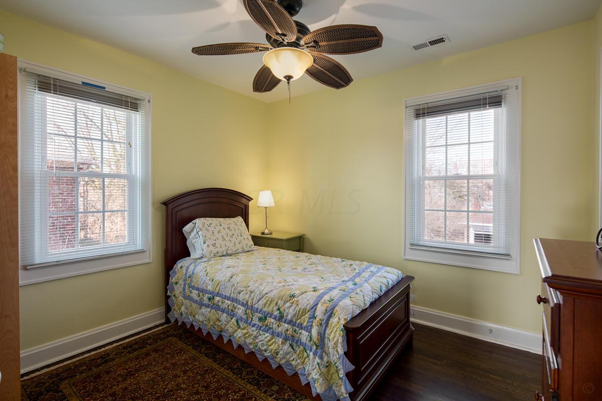 1946 Guilford Road, Unit 1946 Upper Arlington, OH 43221 - Photo 8 of 17