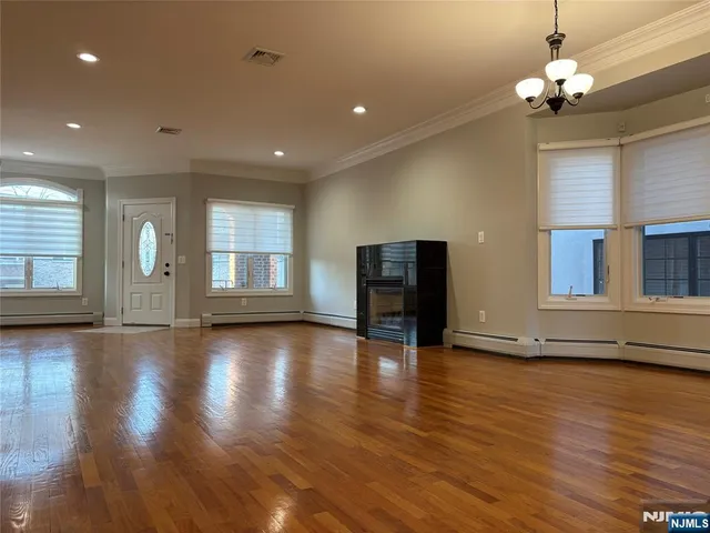 $4,700 | 324 2nd Street, Unit B(LEFT), Palisades Park, NJ 07650