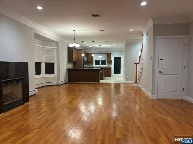 $4,700 | 324 2nd Street, Unit B(LEFT), Palisades Park, NJ 07650