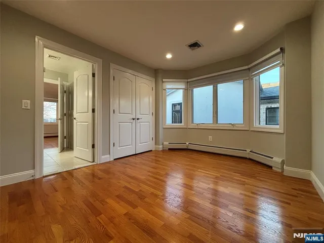 $4,700 | 324 2nd Street, Unit B(LEFT), Palisades Park, NJ 07650