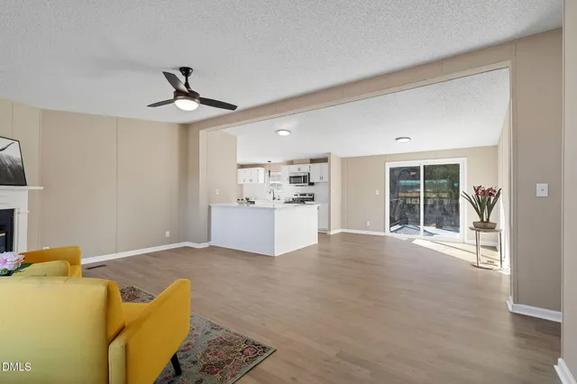 a view of livingroom with workspace