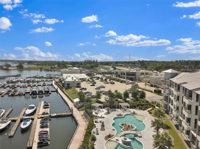 $724,900 | 199 Waterpoint Court, Unit 412, Conroe, TX 77304