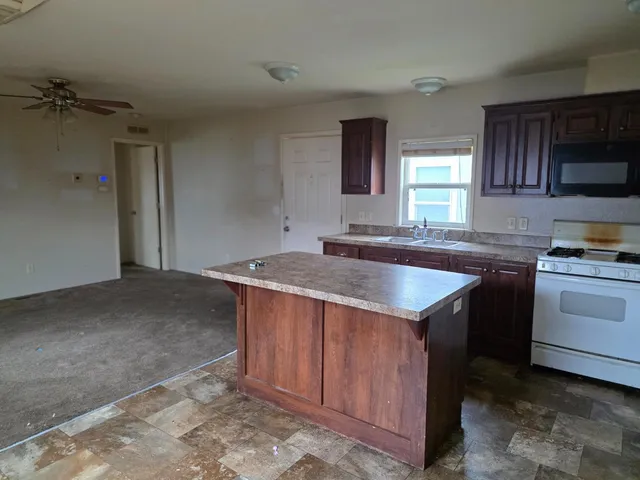 $49,995 | 555-555 Moffat Boulevard, Unit 33, Manteca, CA 95336