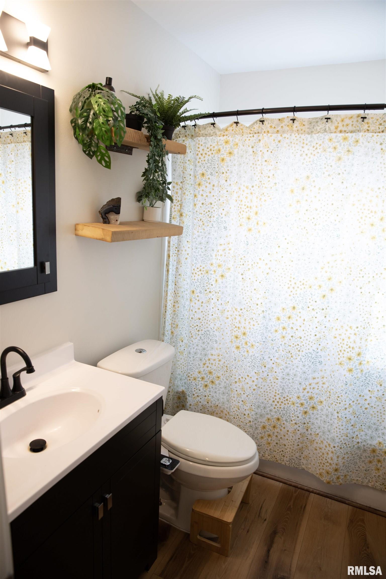 1815 Fairfield Drive Springfield, IL 62702 - Photo 10 of 25