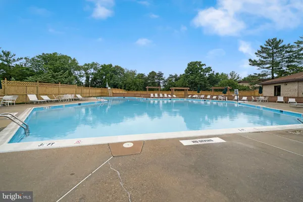 $1,800 | 6934 Hanover Parkway, Unit 402, Greenbelt, MD 20770