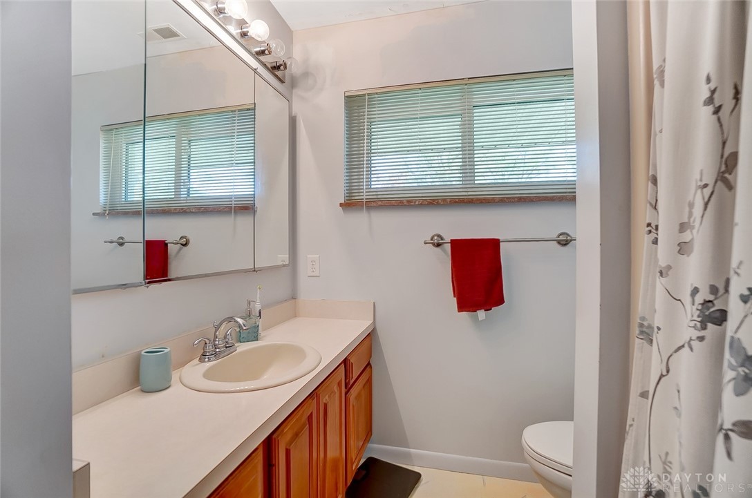 4255 Maxlin Road Kettering, OH 45429 - Photo 24 of 34