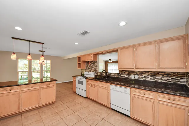 $240,000 | 214 County Road 347 South, Cleveland, TX 77327