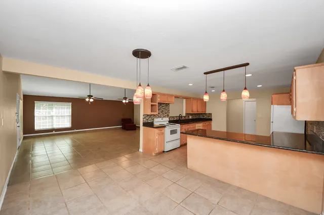 $240,000 | 214 County Road 347 South, Cleveland, TX 77327