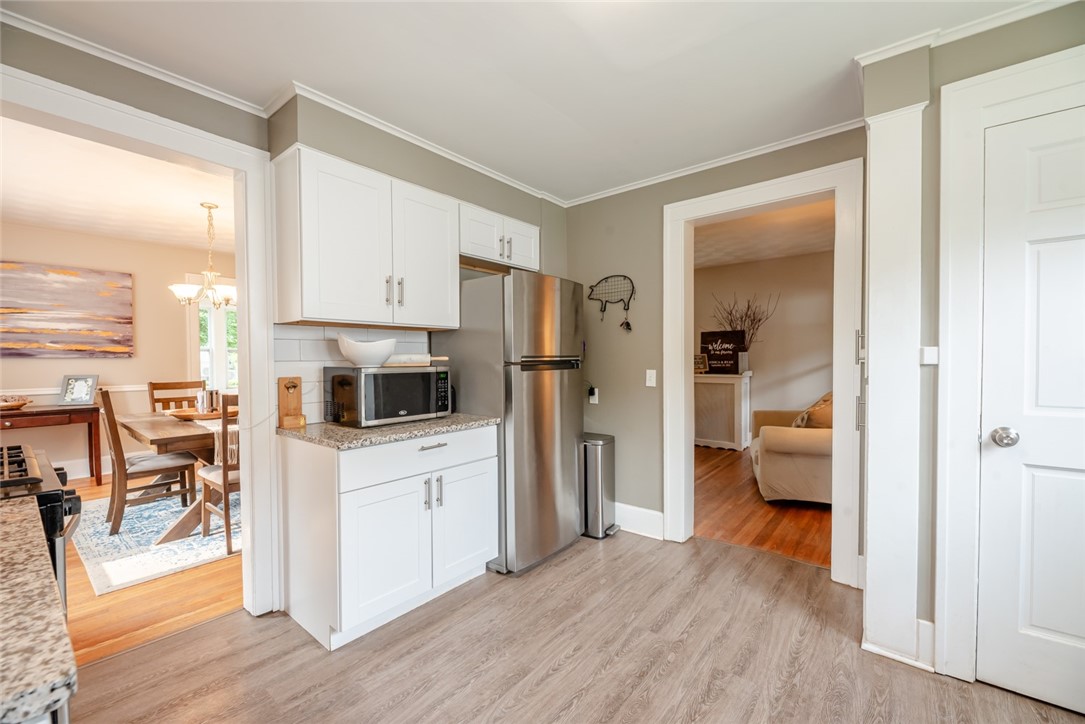 136 Dunning Avenue Webster, NY 14580 - Photo 9 of 40