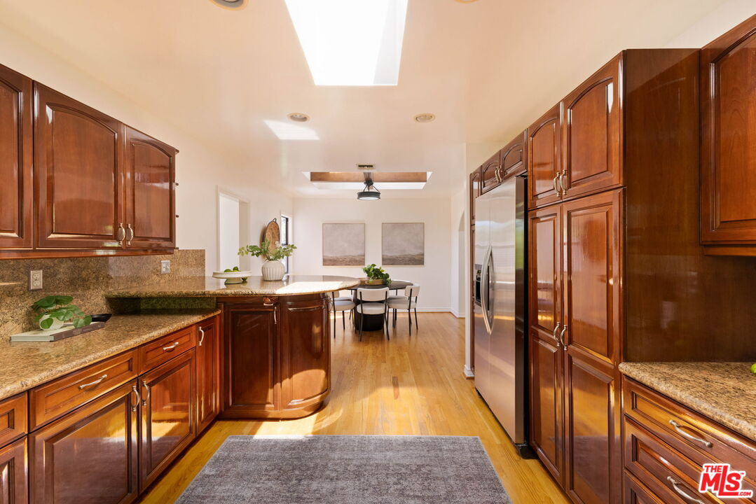 2010 Ridgeview Avenue Los Angeles, CA 90041 - Photo 11 of 54