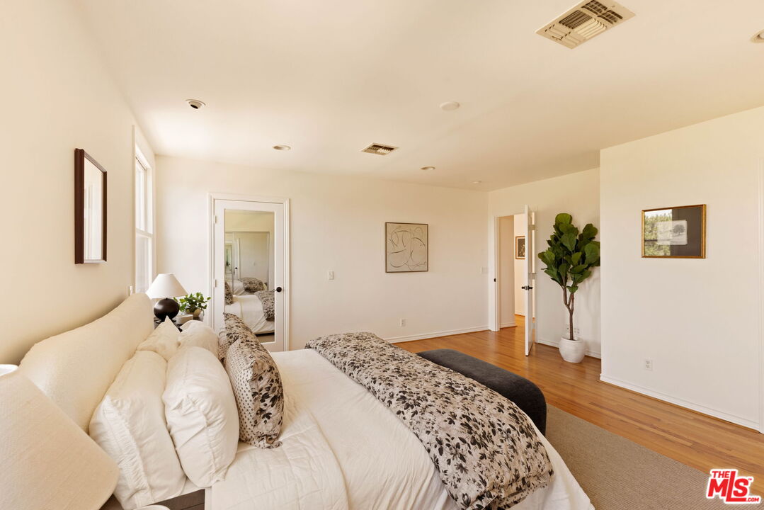 2010 Ridgeview Avenue Los Angeles, CA 90041 - Photo 16 of 54