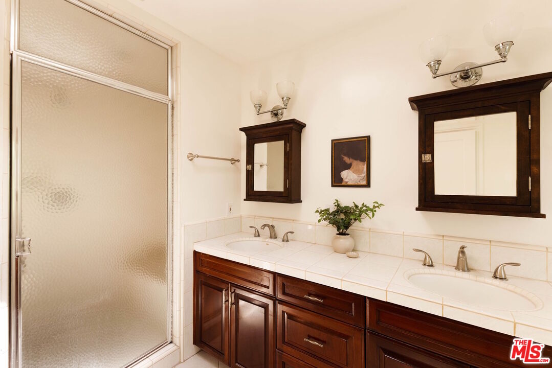 2010 Ridgeview Avenue Los Angeles, CA 90041 - Photo 18 of 54