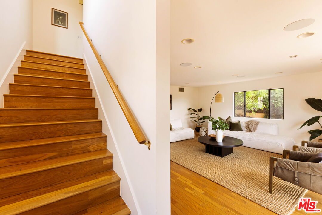 2010 Ridgeview Avenue Los Angeles, CA 90041 - Photo 23 of 54