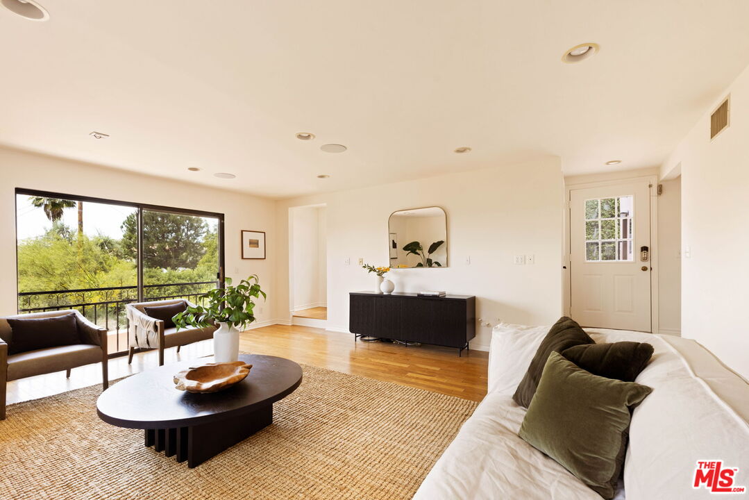 2010 Ridgeview Avenue Los Angeles, CA 90041 - Photo 26 of 54