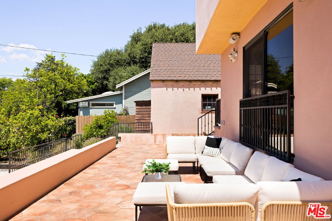 2010 Ridgeview Avenue Los Angeles, CA 90041 - Photo 34 of 54