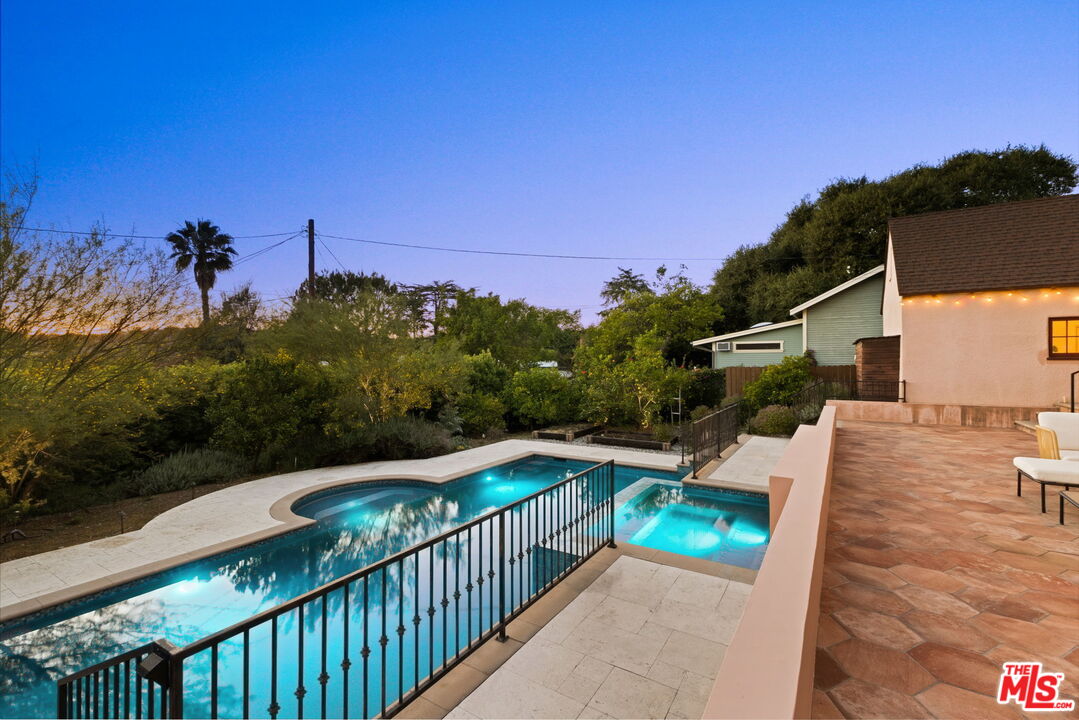 2010 Ridgeview Avenue Los Angeles, CA 90041 - Photo 36 of 54