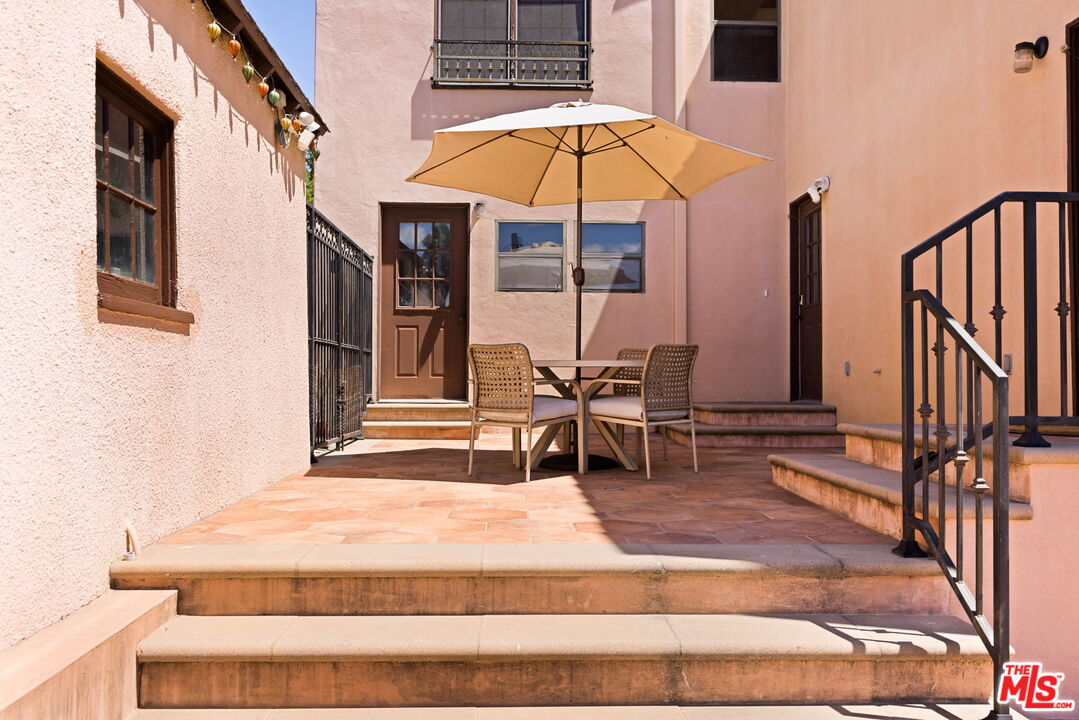 2010 Ridgeview Avenue Los Angeles, CA 90041 - Photo 41 of 54