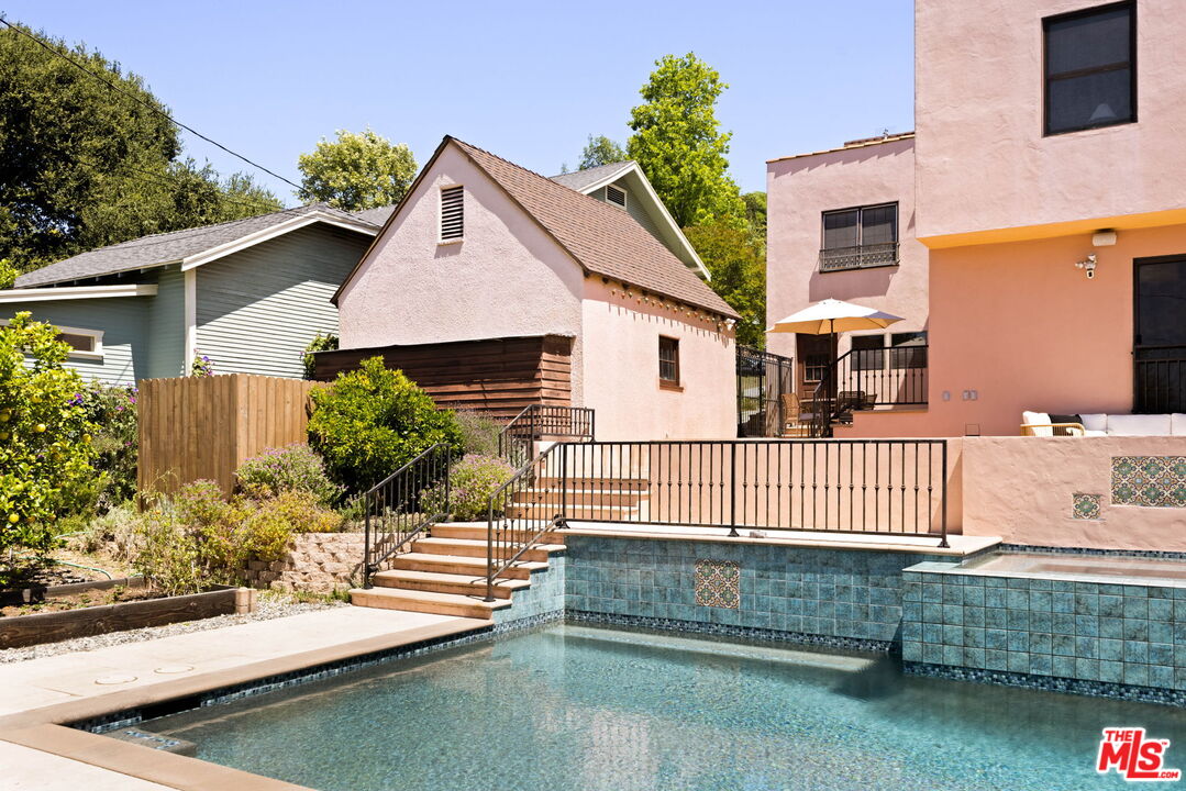 2010 Ridgeview Avenue Los Angeles, CA 90041 - Photo 45 of 54