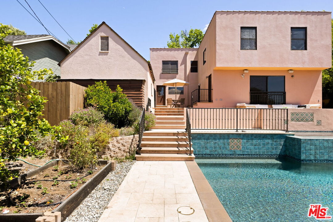 2010 Ridgeview Avenue Los Angeles, CA 90041 - Photo 46 of 54