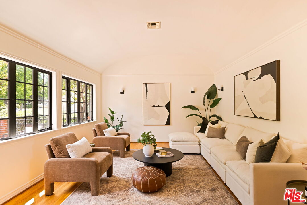 2010 Ridgeview Avenue Los Angeles, CA 90041 - Photo 6 of 54