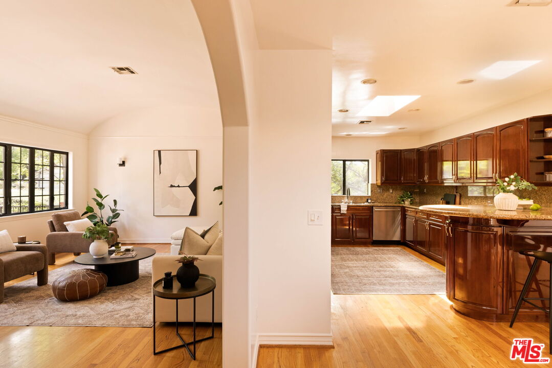 2010 Ridgeview Avenue Los Angeles, CA 90041 - Photo 8 of 54