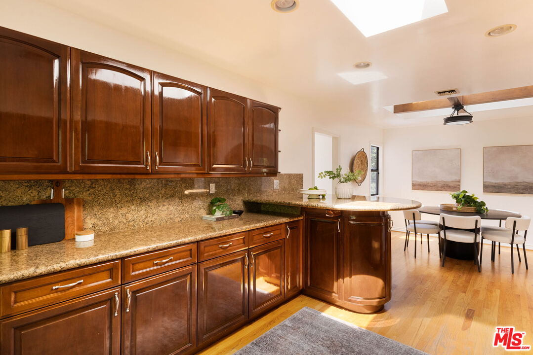 2010 Ridgeview Avenue Los Angeles, CA 90041 - Photo 10 of 54